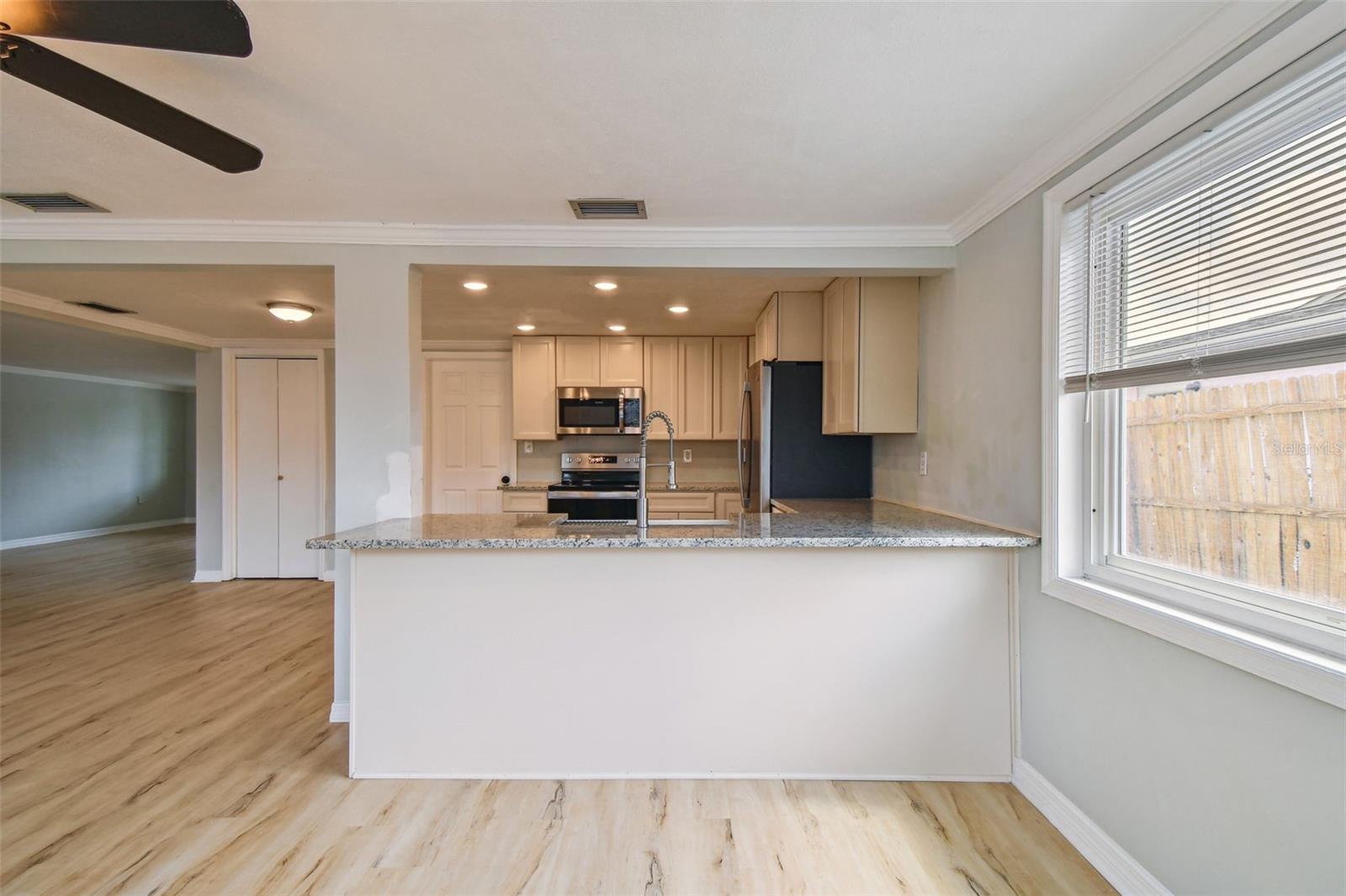 Image 22 of 68 For 5810 8th Avenue