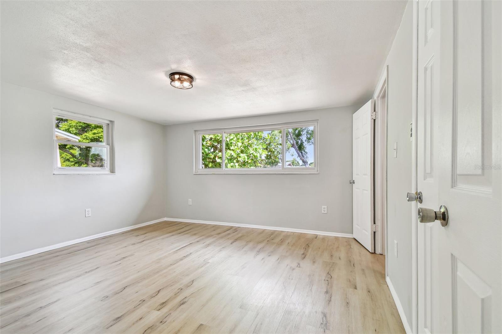 Image 30 of 68 For 5810 8th Avenue