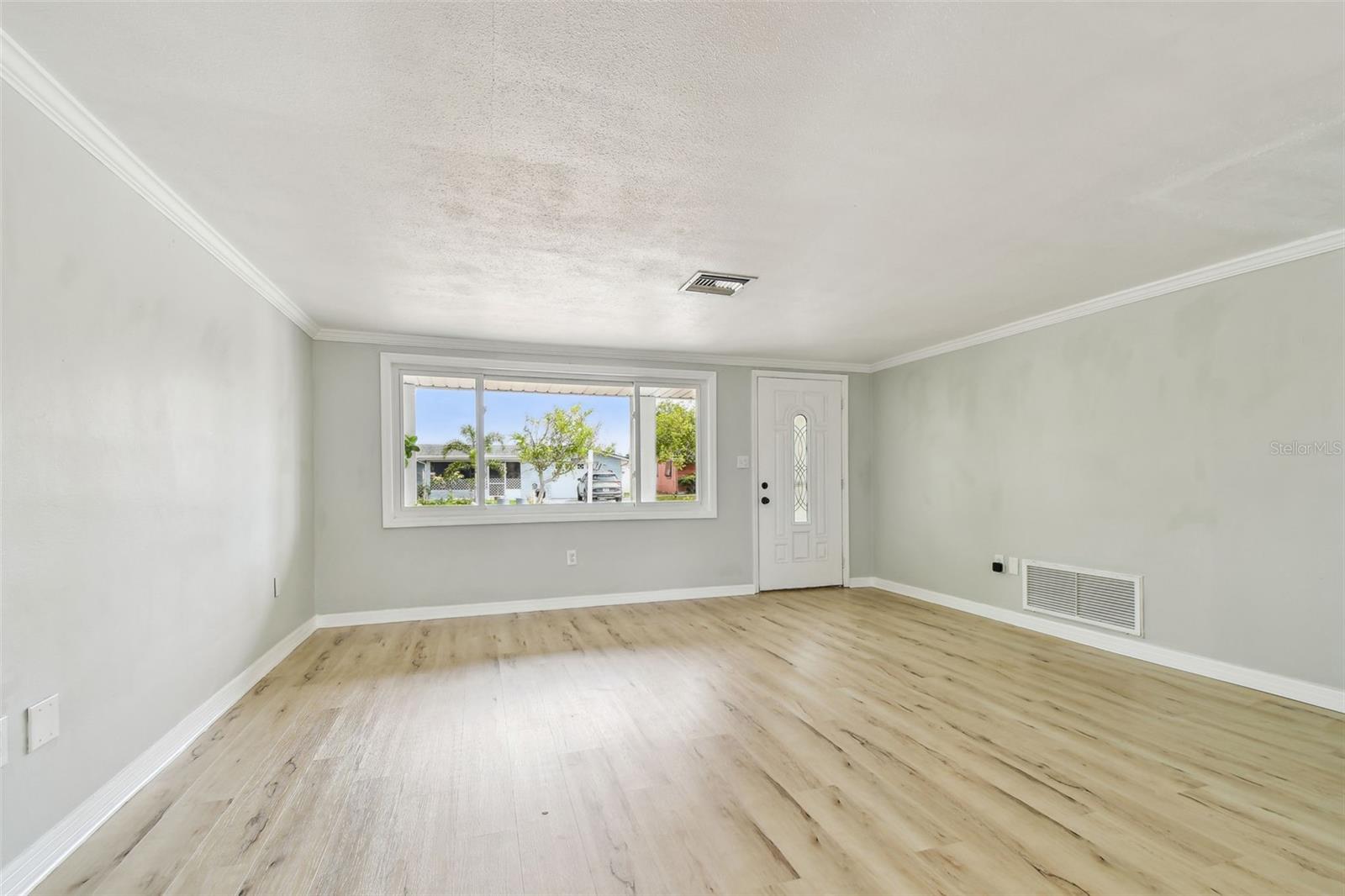 Image 8 of 68 For 5810 8th Avenue