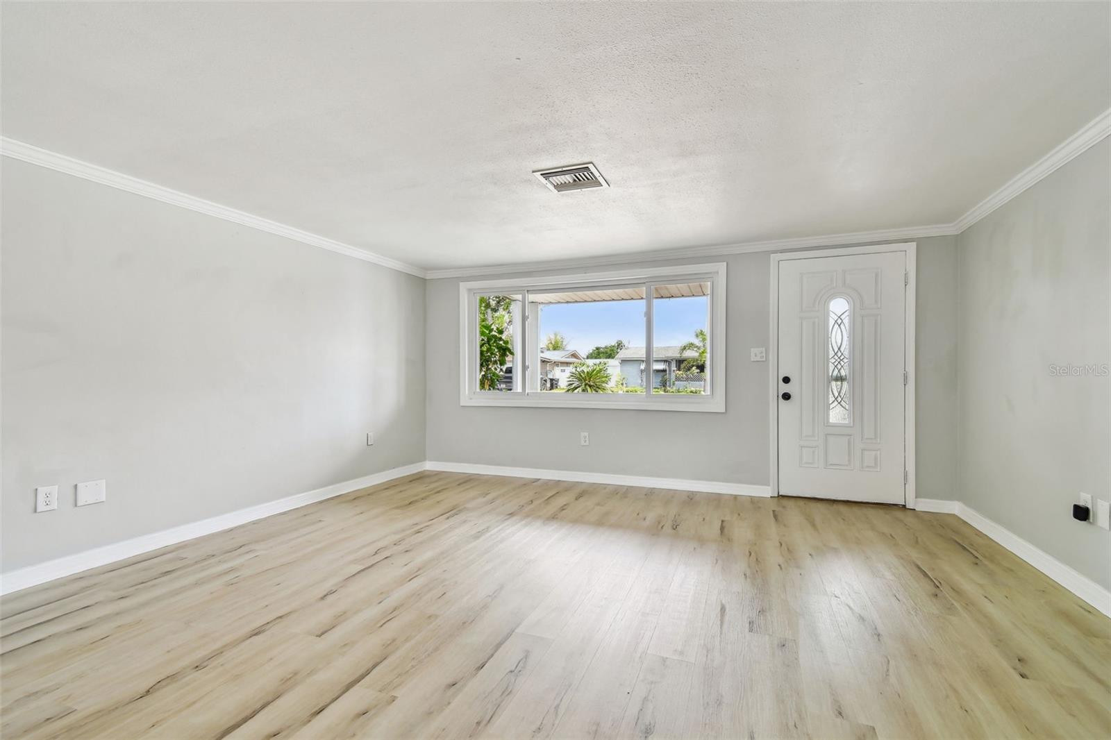 Image 9 of 68 For 5810 8th Avenue