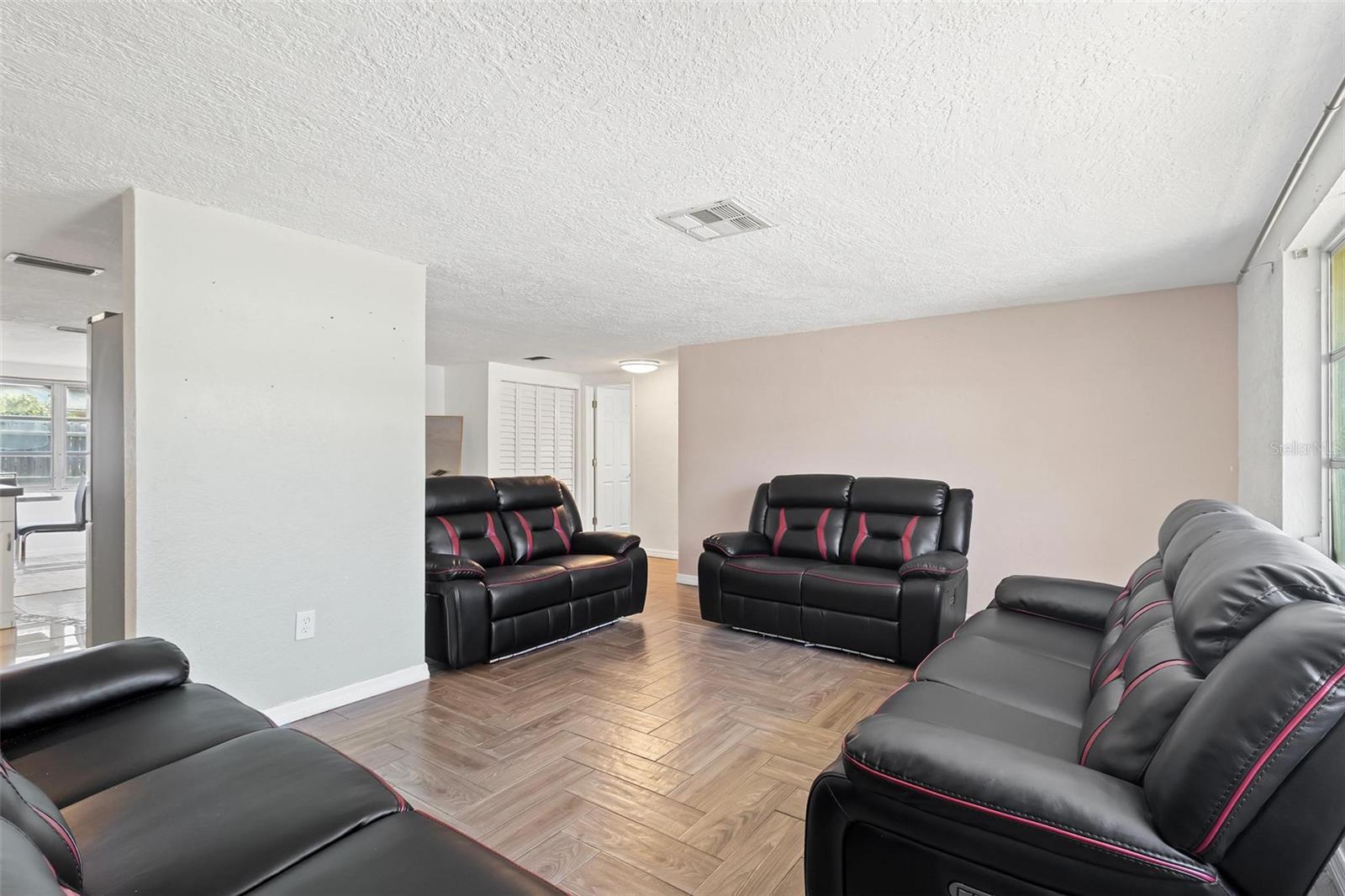 Image 8 of 26 For 3654 Warbler Drive