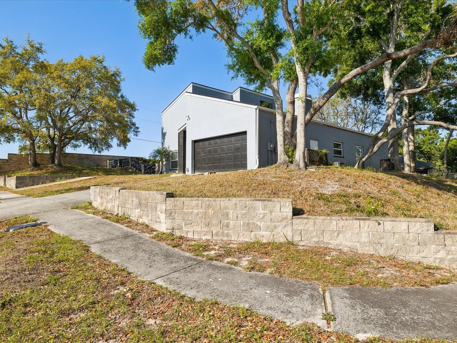 Image 44 of 44 For 2000 Brent Place