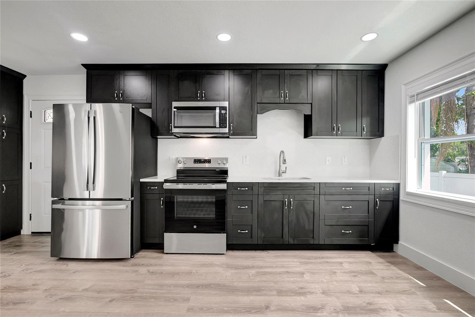Image 10 of 24 For 6703 Boulevard
