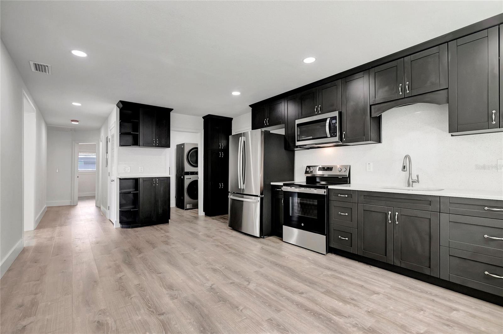 Image 11 of 24 For 6703 Boulevard