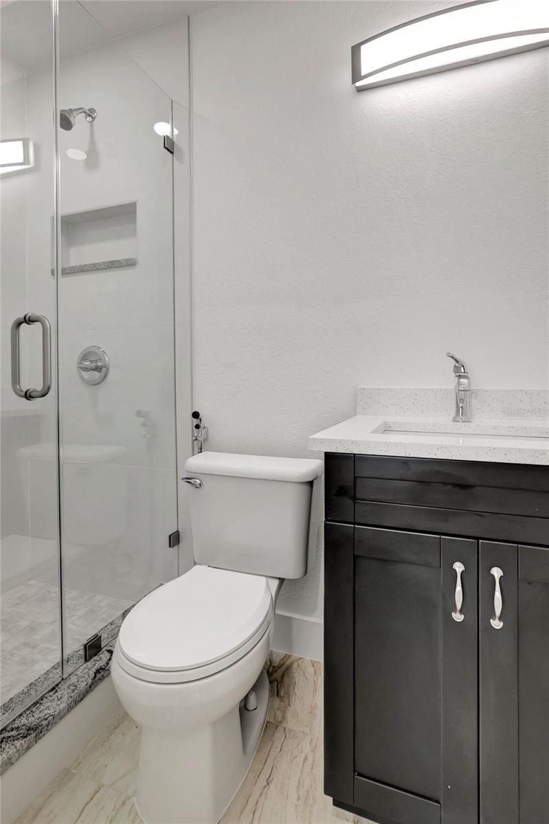 Image 19 of 24 For 6703 Boulevard