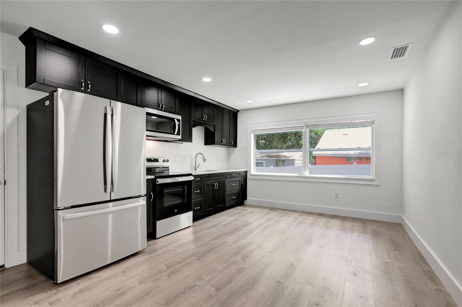 Image 9 of 24 For 6703 Boulevard