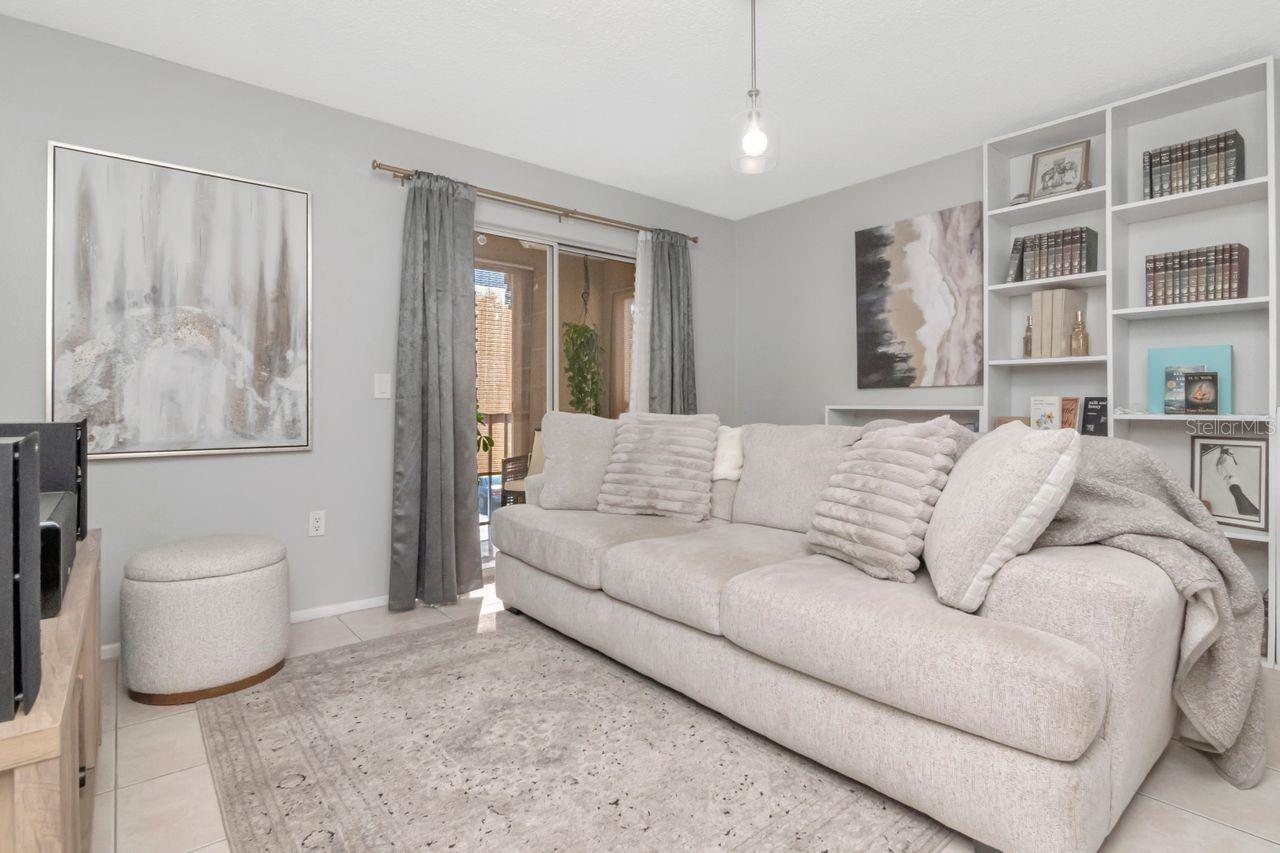 Listing photo id 1 for 9481 Highland Oak Drive 313
