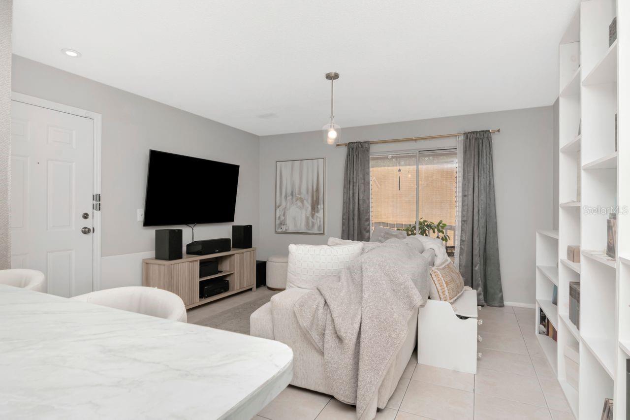 Listing photo id 3 for 9481 Highland Oak Drive 313