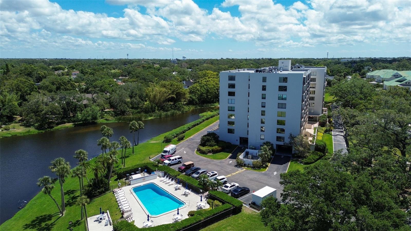 Image 19 of 24 For 220 Belleview Boulevard 104