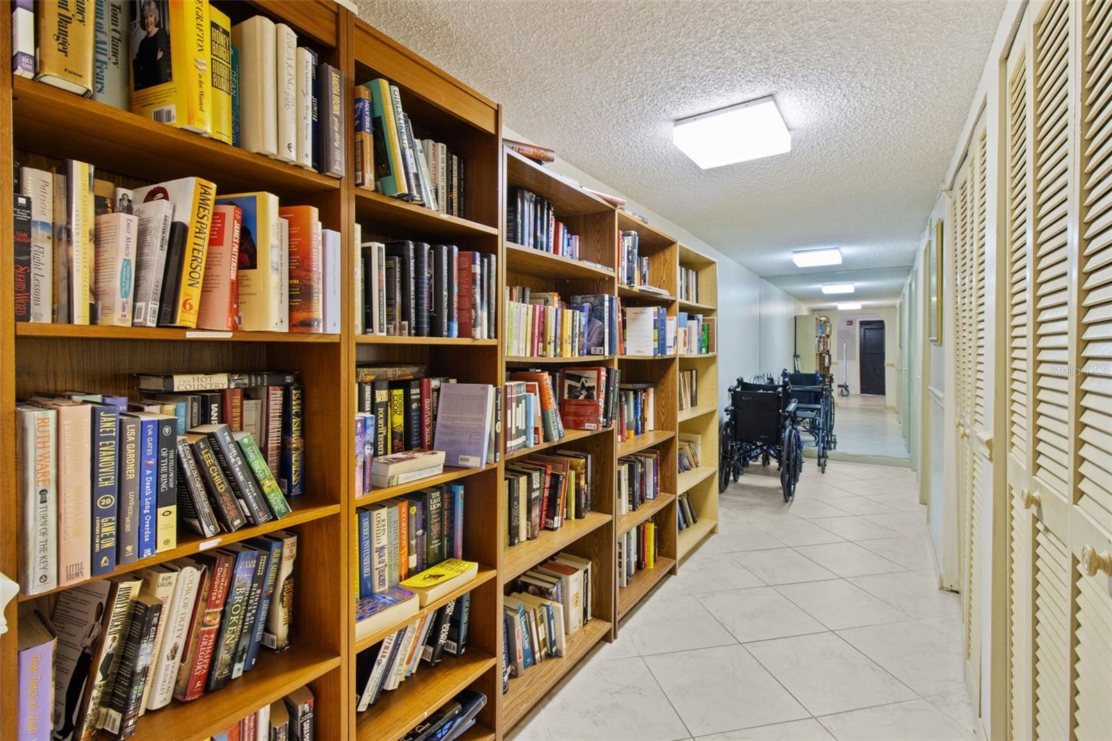 Image 32 of 46 For 220 Belleview Boulevard 104