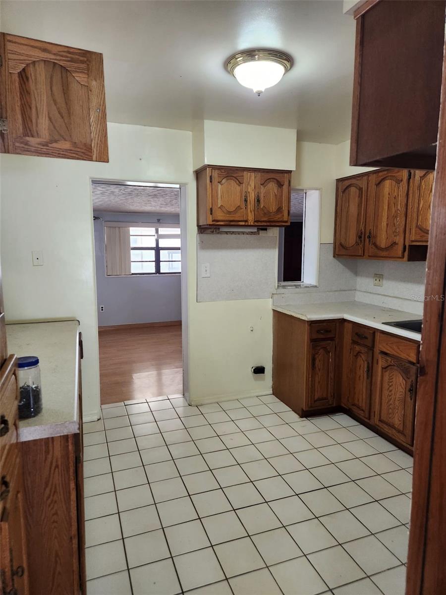 Listing photo id 1 for 6012 Frond Way