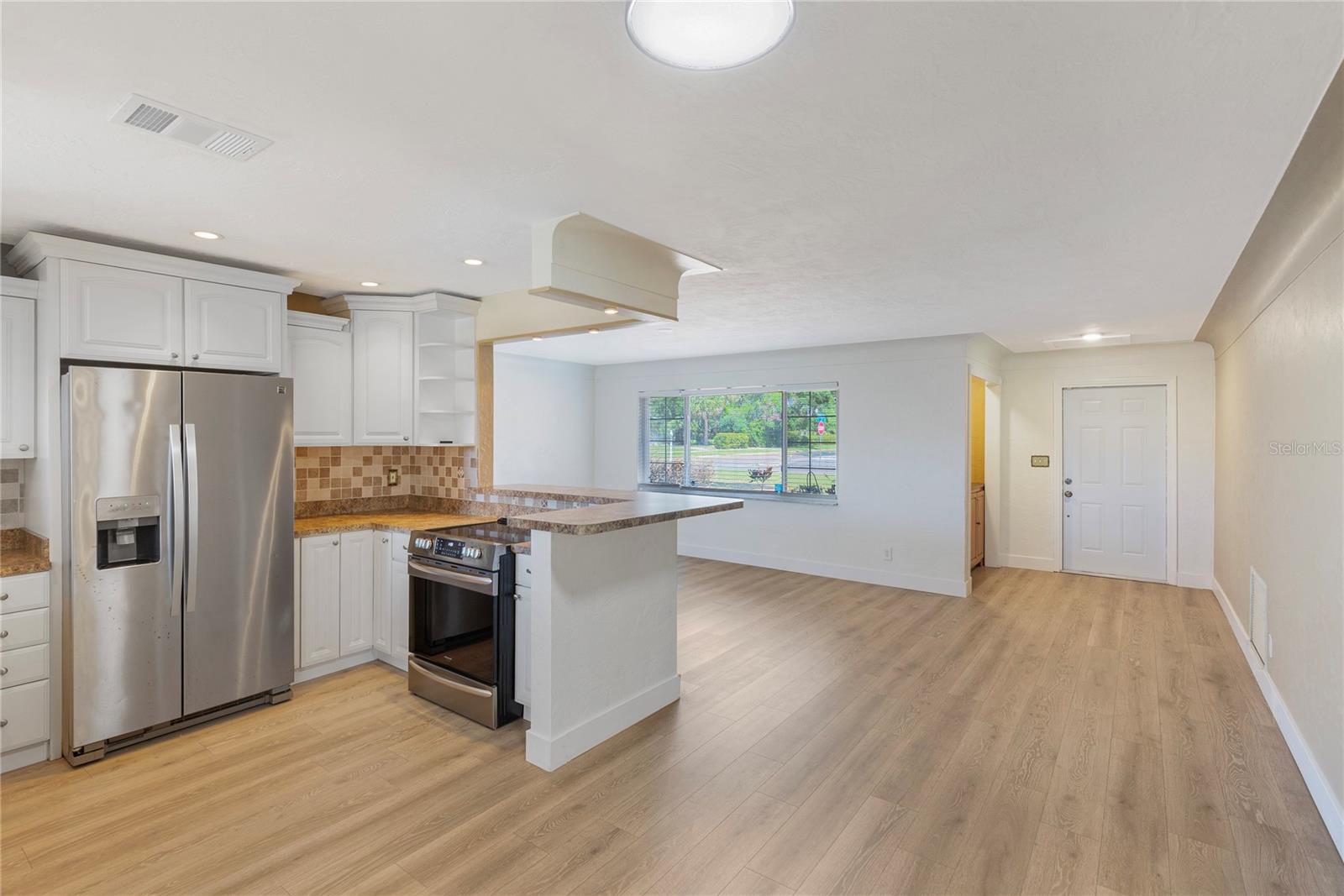 Image 12 of 53 For 226 75th Street N