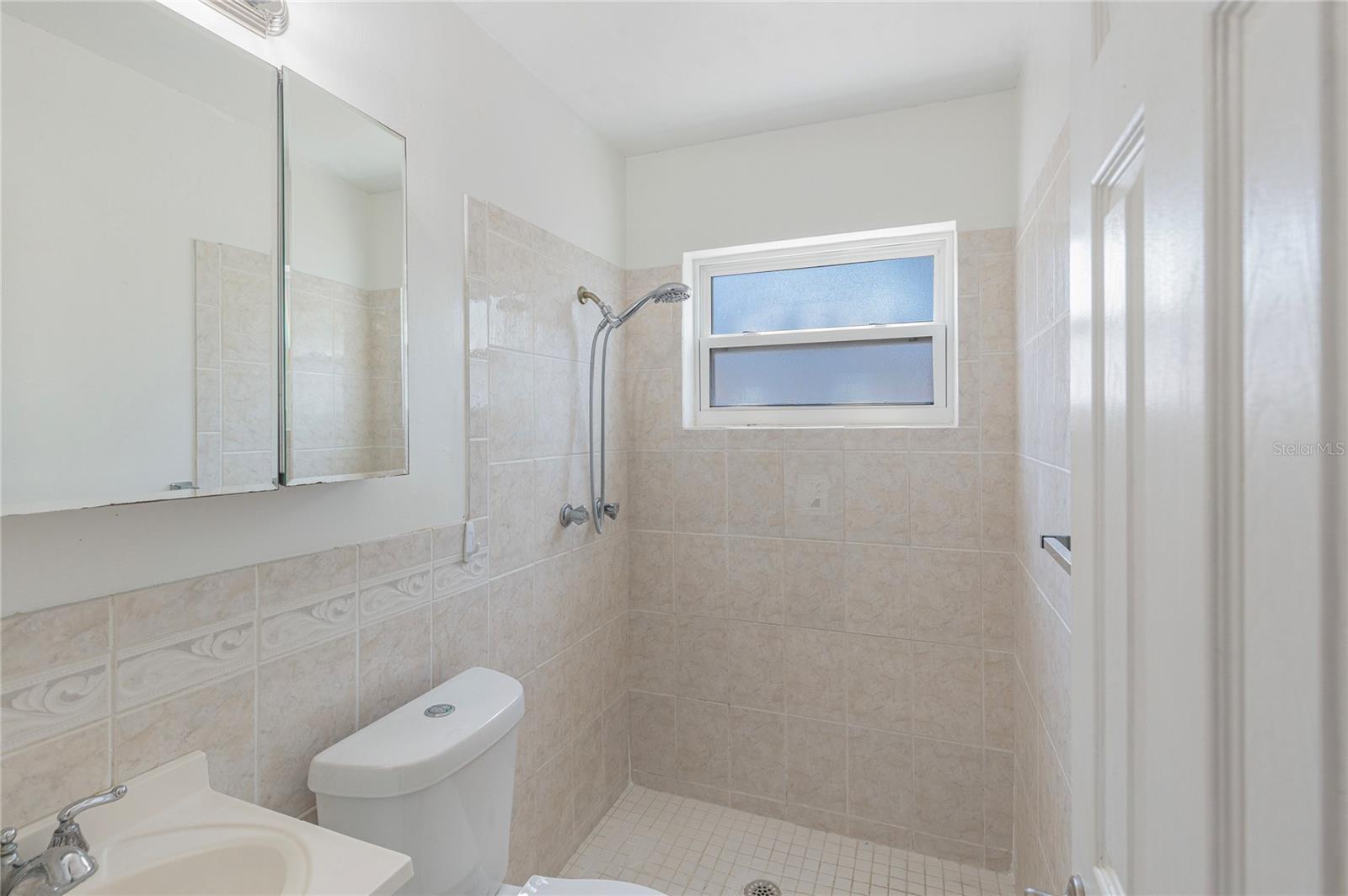 Image 19 of 53 For 226 75th Street N