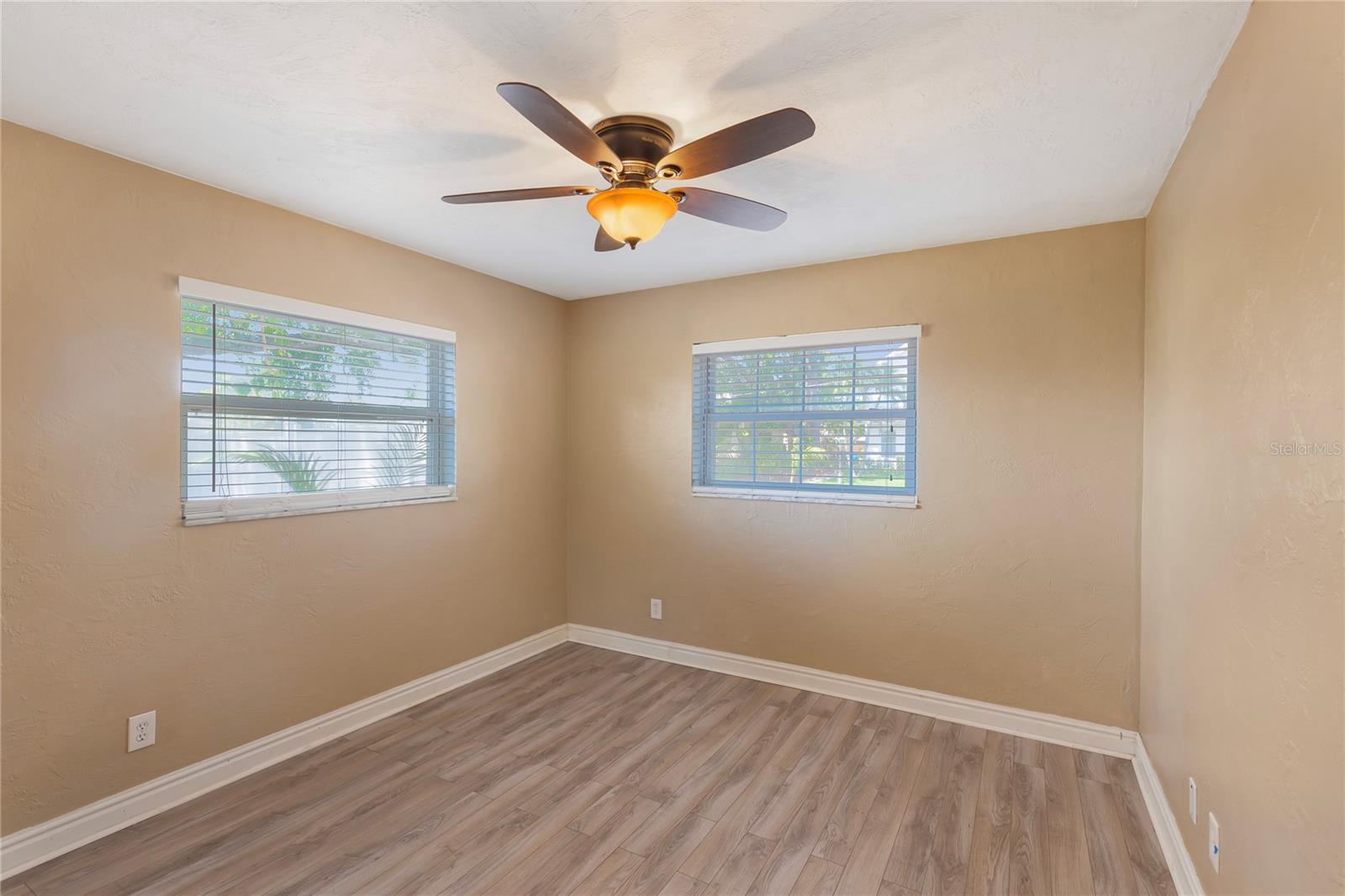 Image 32 of 53 For 226 75th Street N