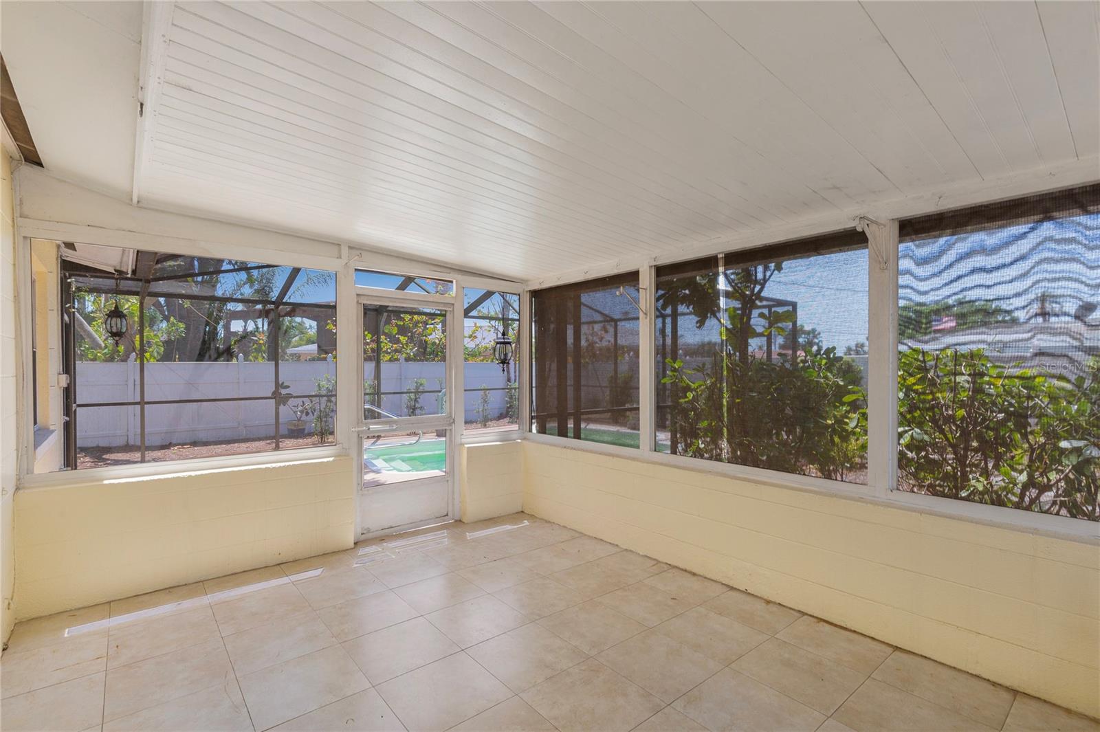 Image 37 of 53 For 226 75th Street N