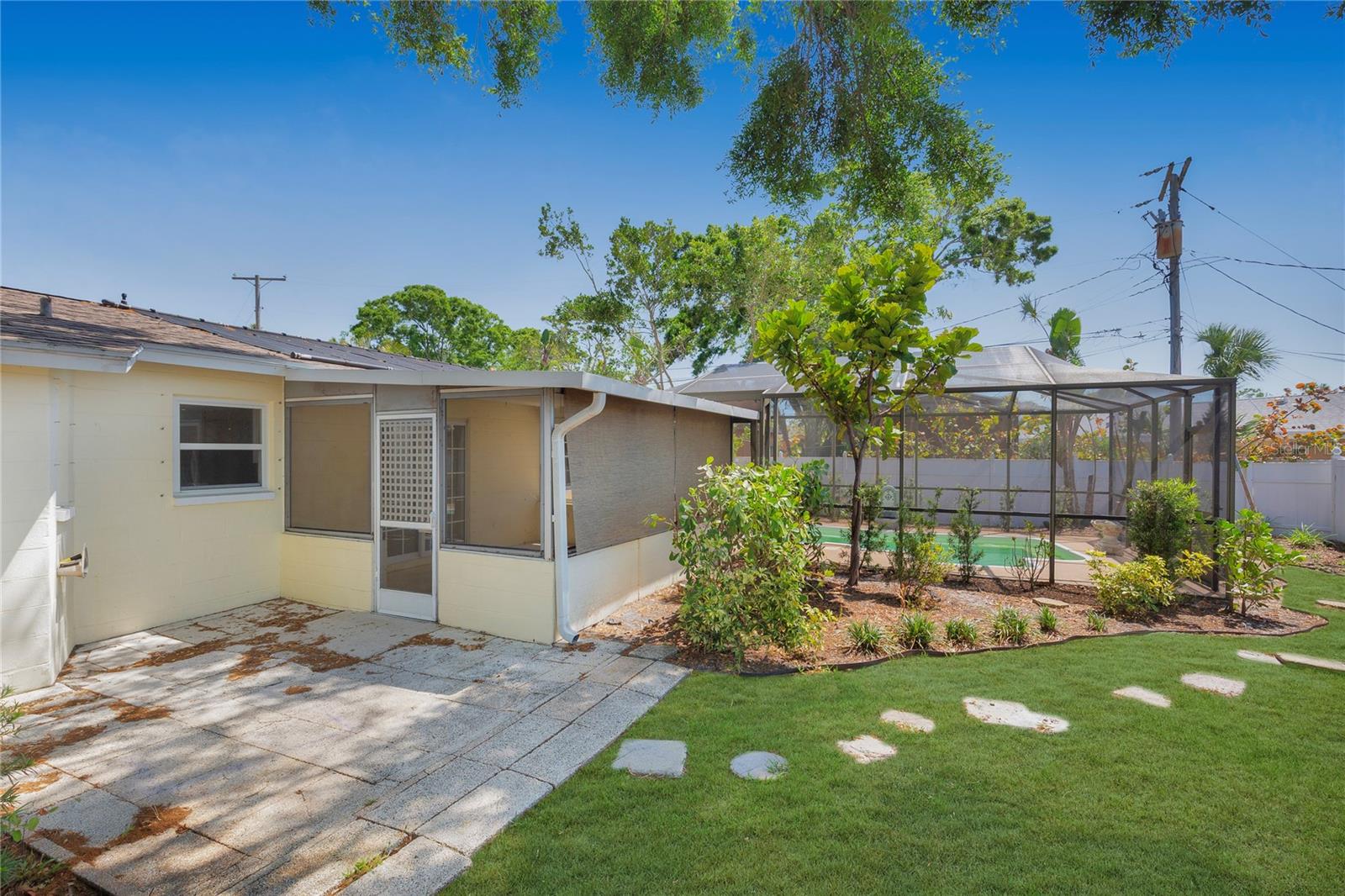Image 43 of 53 For 226 75th Street N