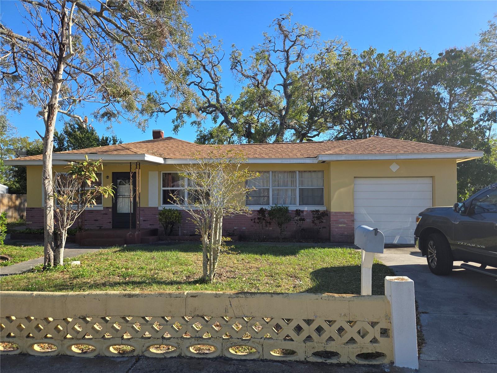 Listing Details for 1125 Engman Street, CLEARWATER, FL 33755