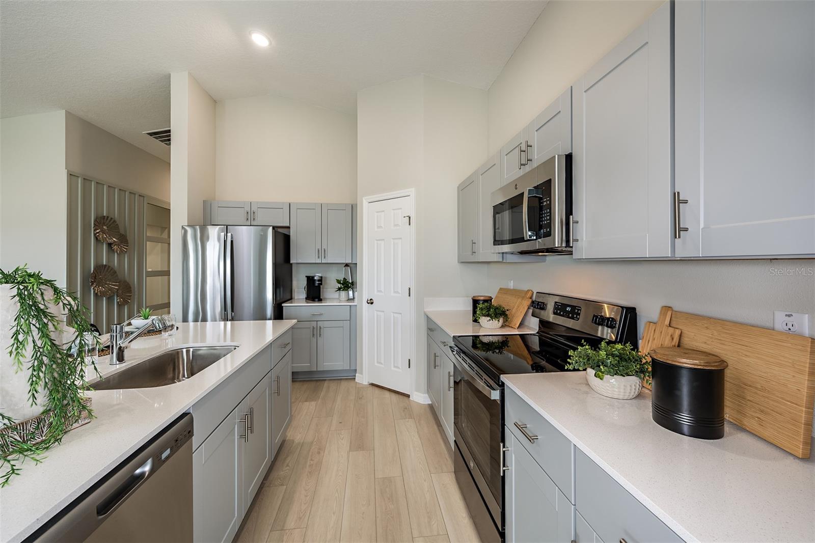Image 4 of 17 For 37049 Sagemoor Drive