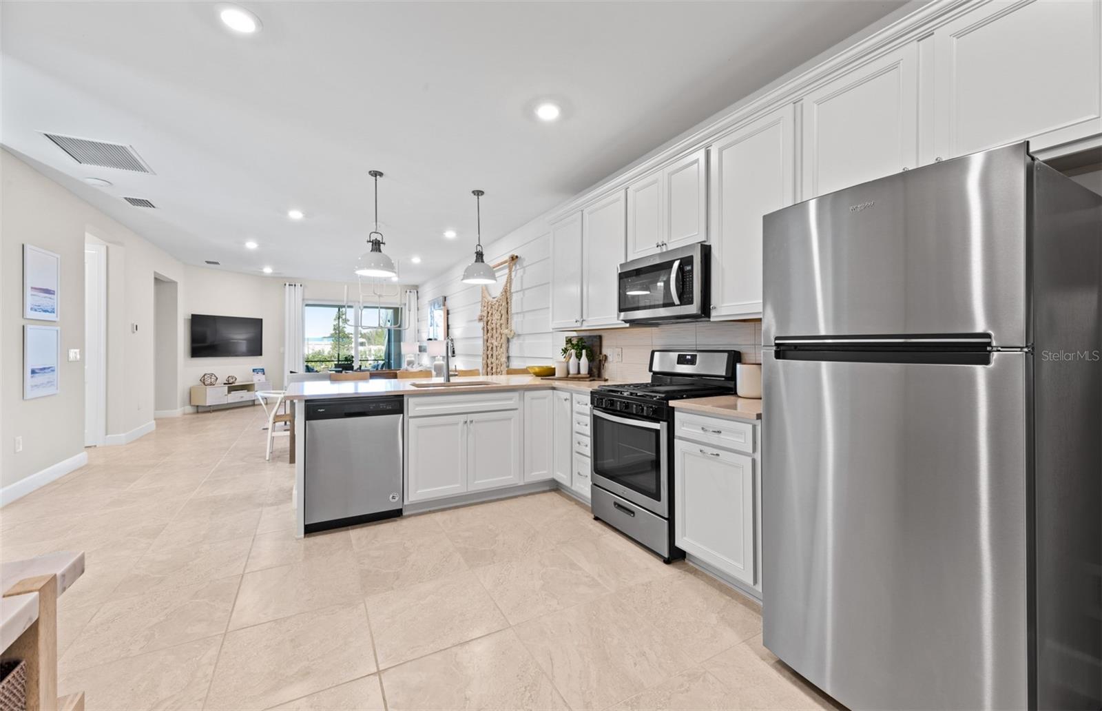 Image 11 of 39 For 27153 Capri Shores Circle