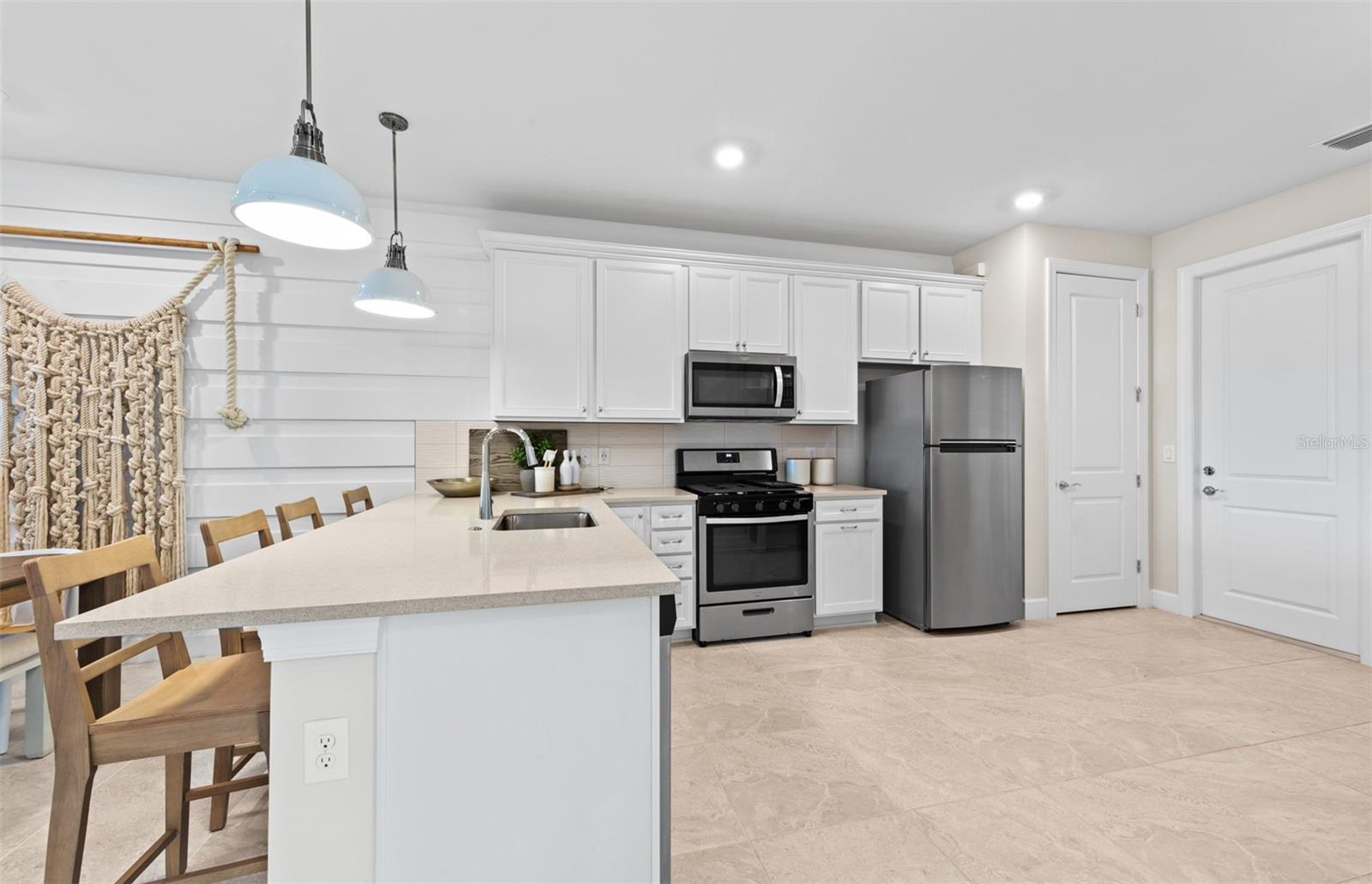 Image 9 of 39 For 27153 Capri Shores Circle