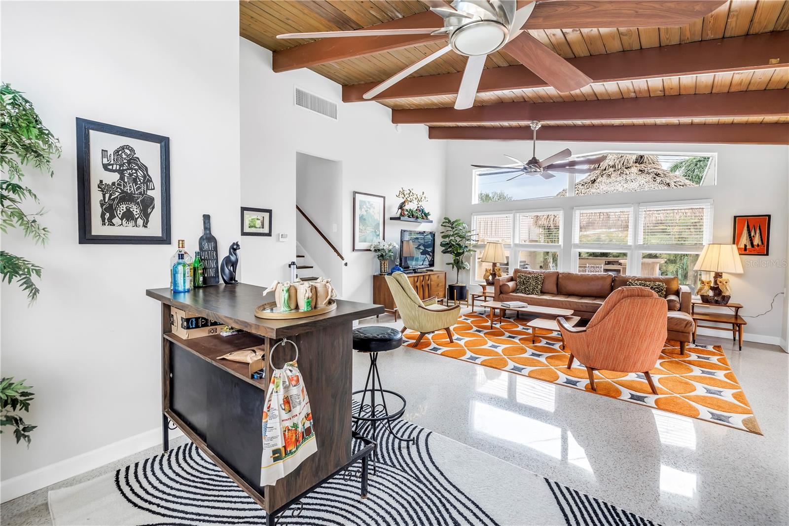 Listing photo id 10 for 6630 Gulfport Boulevard S