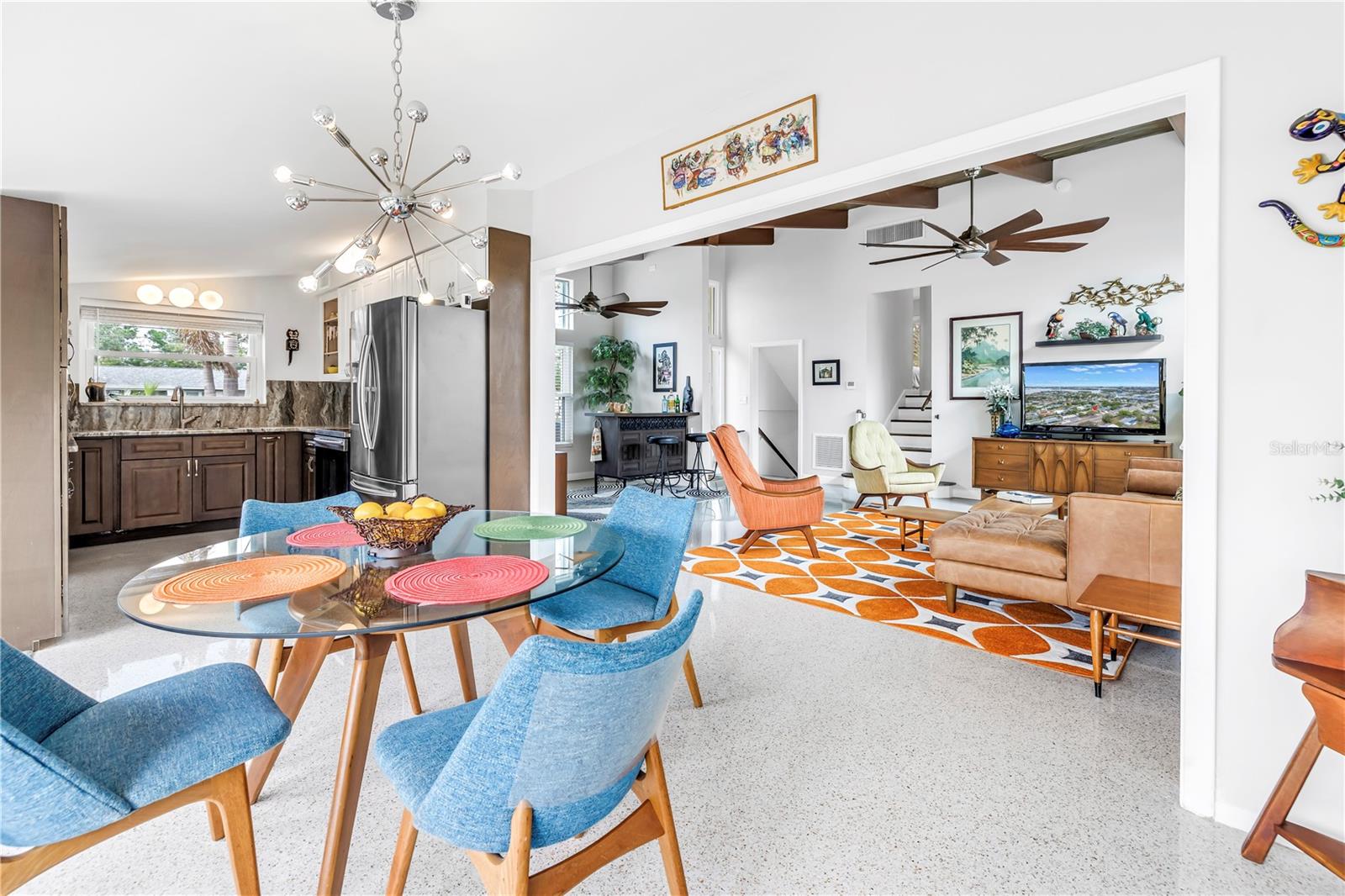Listing photo id 13 for 6630 Gulfport Boulevard S