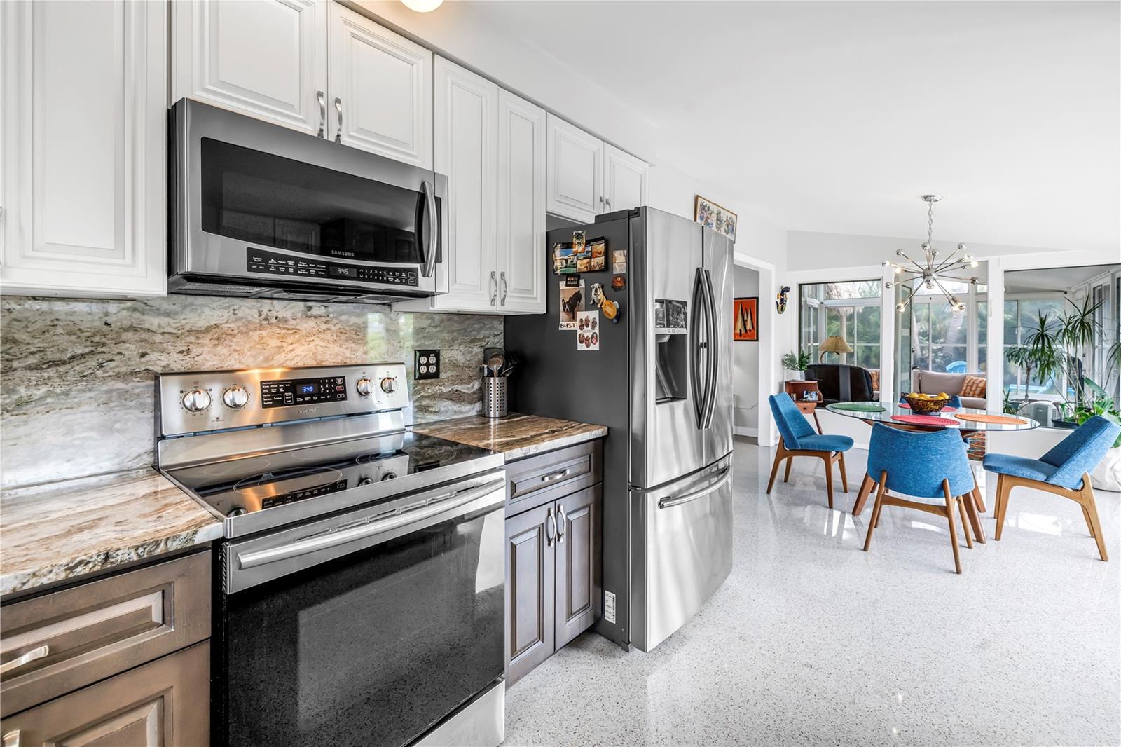 Listing photo id 17 for 6630 Gulfport Boulevard S