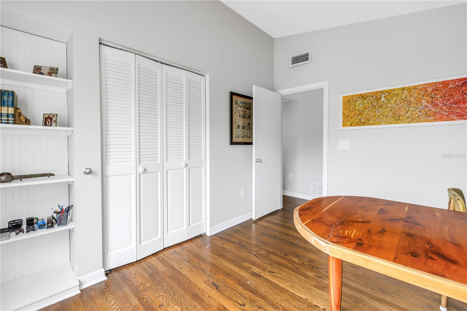 Listing photo id 29 for 6630 Gulfport Boulevard S