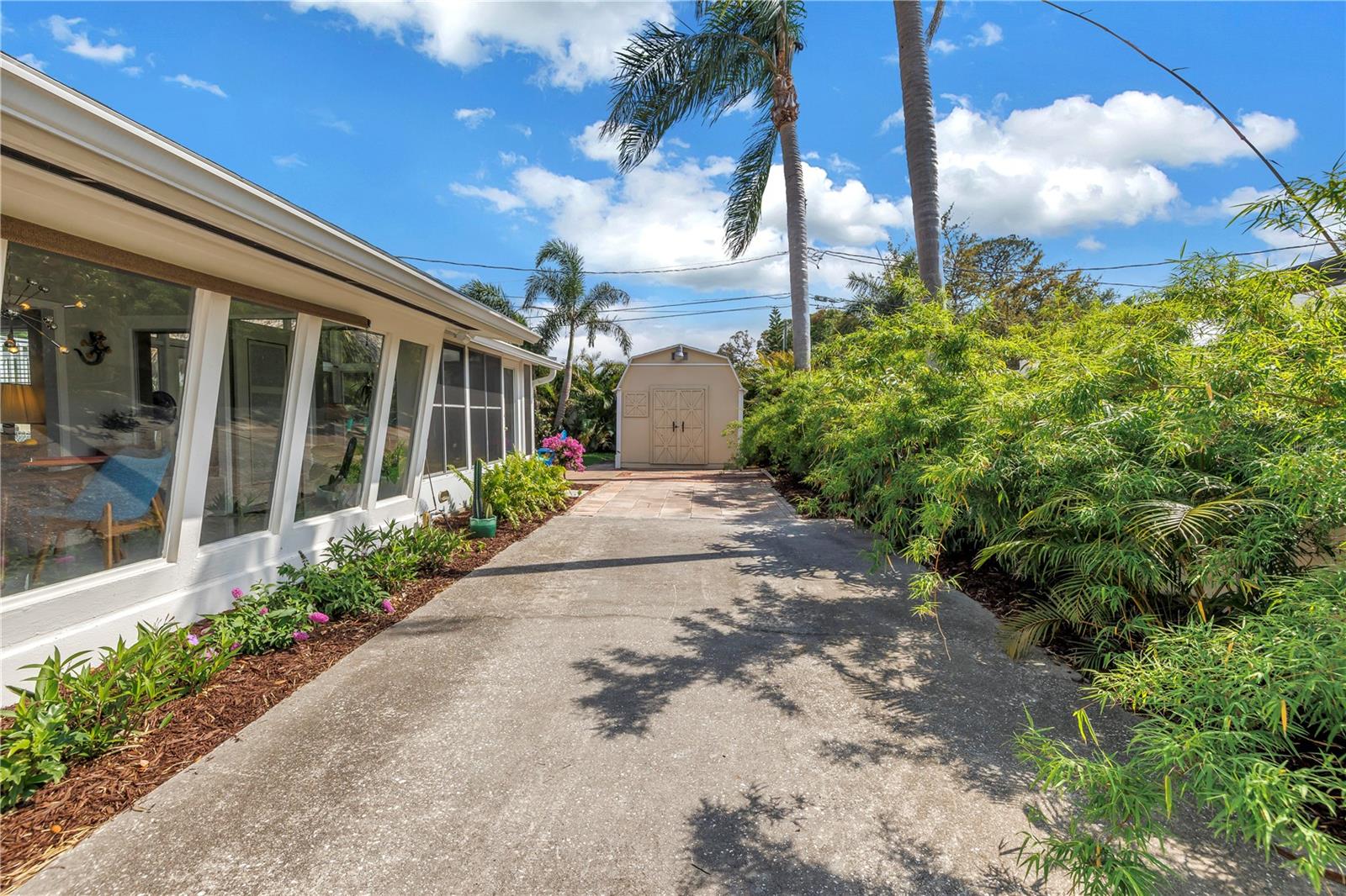 Listing photo id 45 for 6630 Gulfport Boulevard S