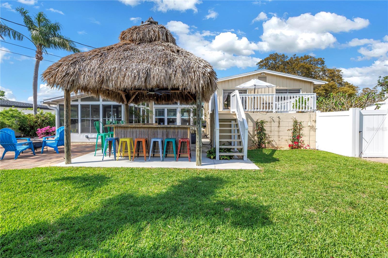 Listing photo id 50 for 6630 Gulfport Boulevard S