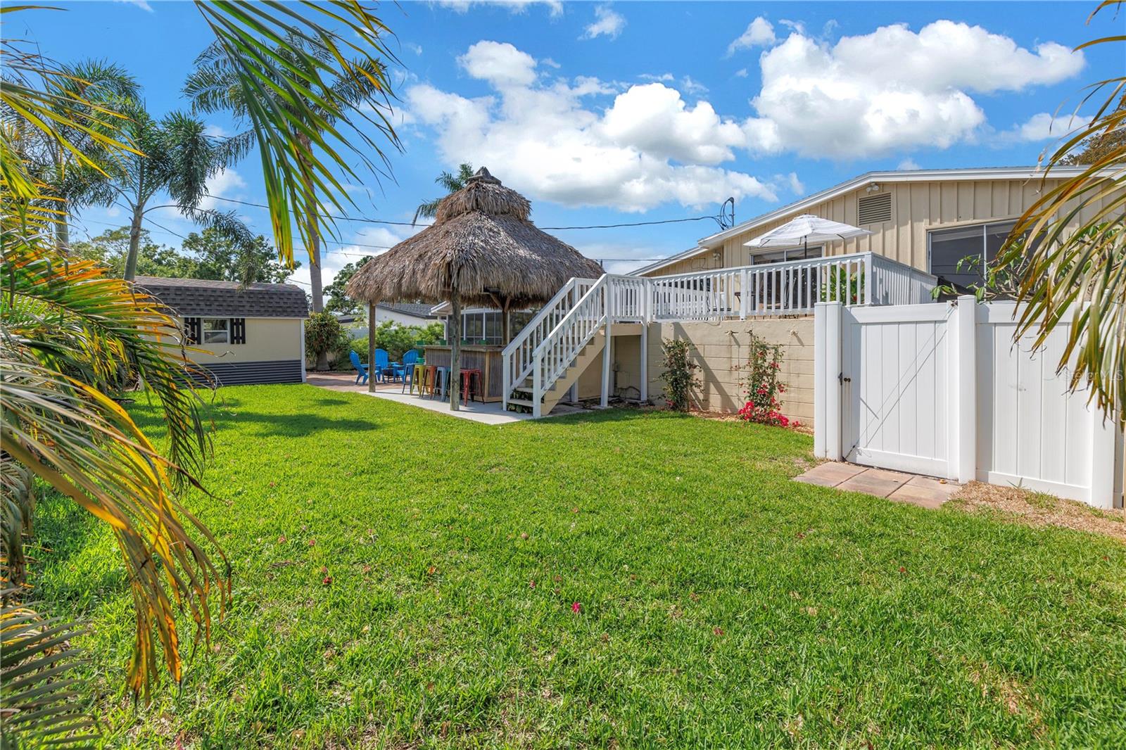 Listing photo id 51 for 6630 Gulfport Boulevard S