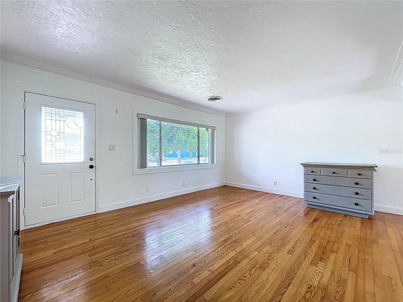 Image 4 of 63 For 6920 Bougainvilla Avenue S