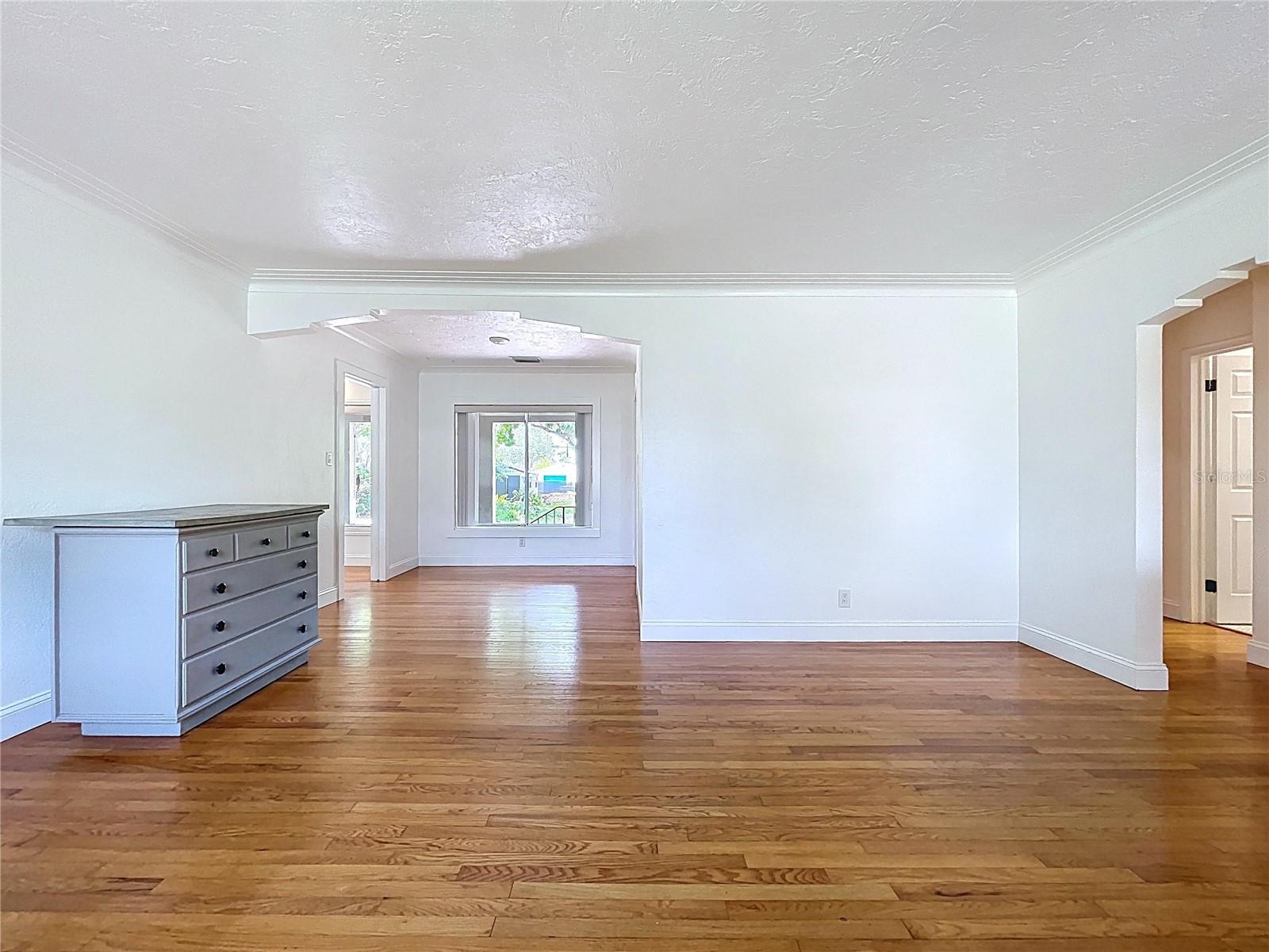 Image 6 of 63 For 6920 Bougainvilla Avenue S