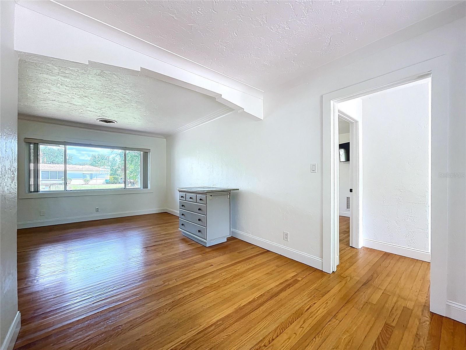 Image 8 of 63 For 6920 Bougainvilla Avenue S