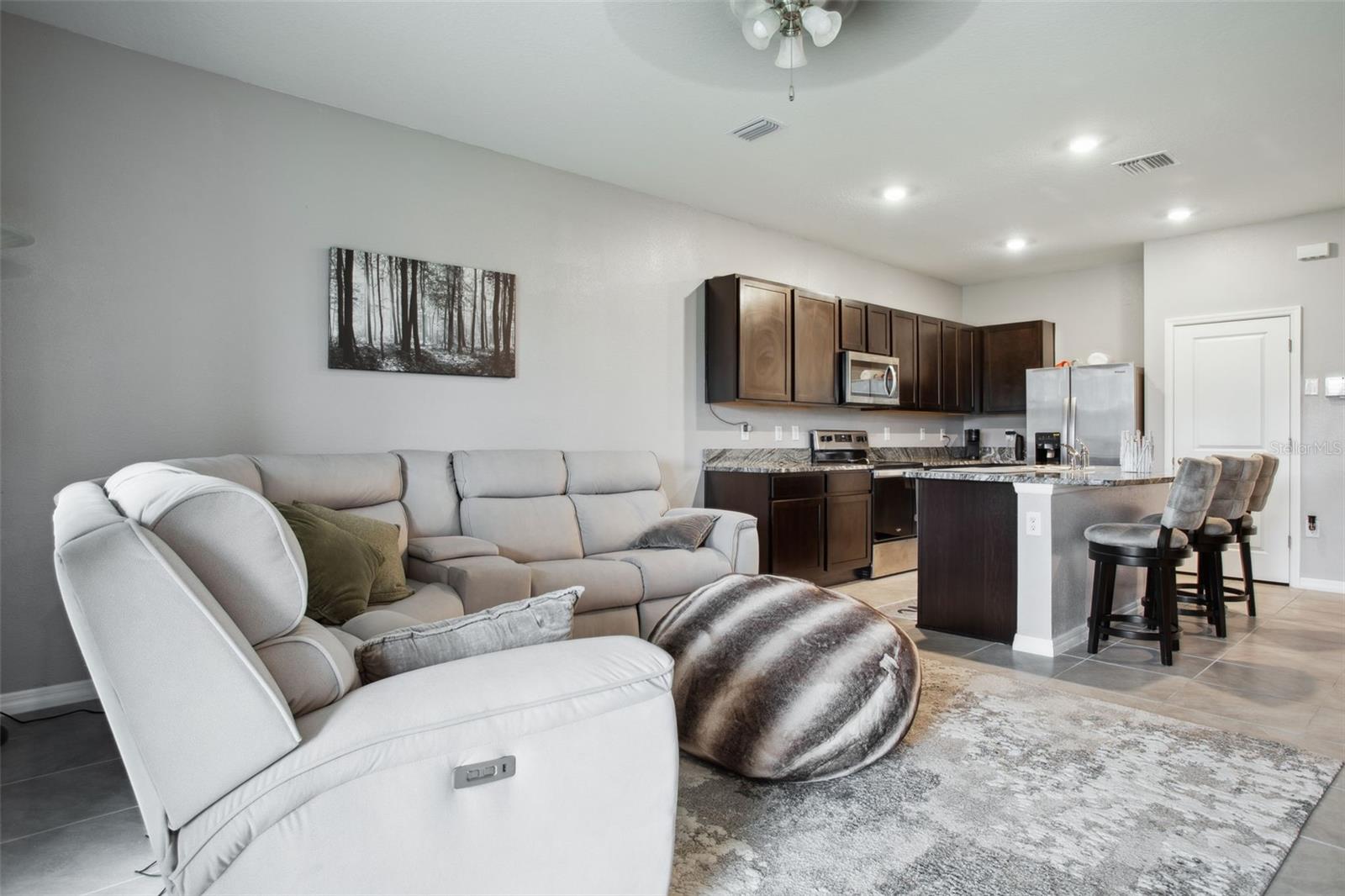Image 11 of 31 For 33083 Frosted Clover Way