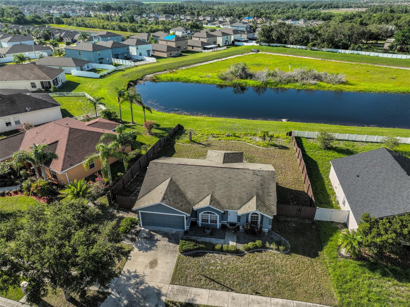 Listing photo id 32 for 10540 Carloway Hills Drive