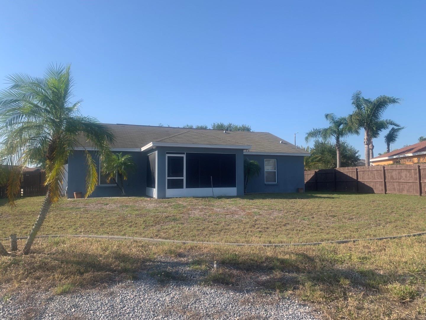 Listing photo id 2 for 10540 Carloway Hills Drive