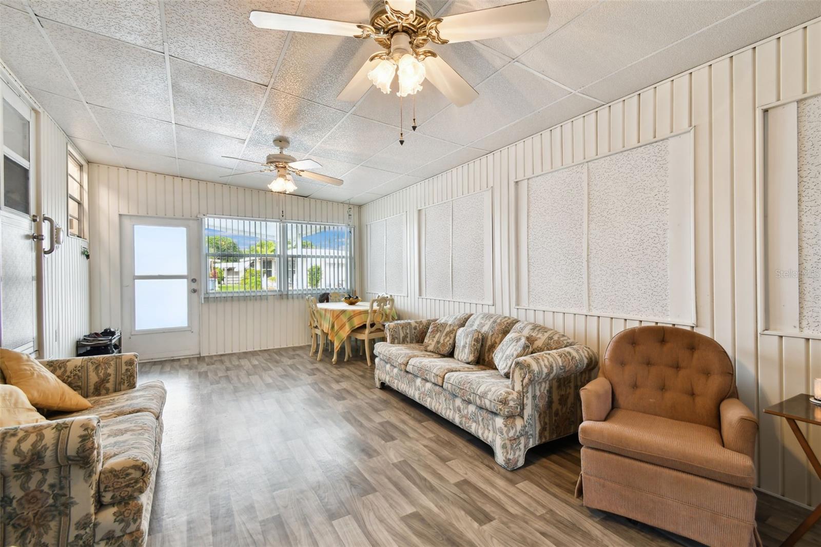 Image 12 of 84 For 12651 Seminole Boulevard 1i
