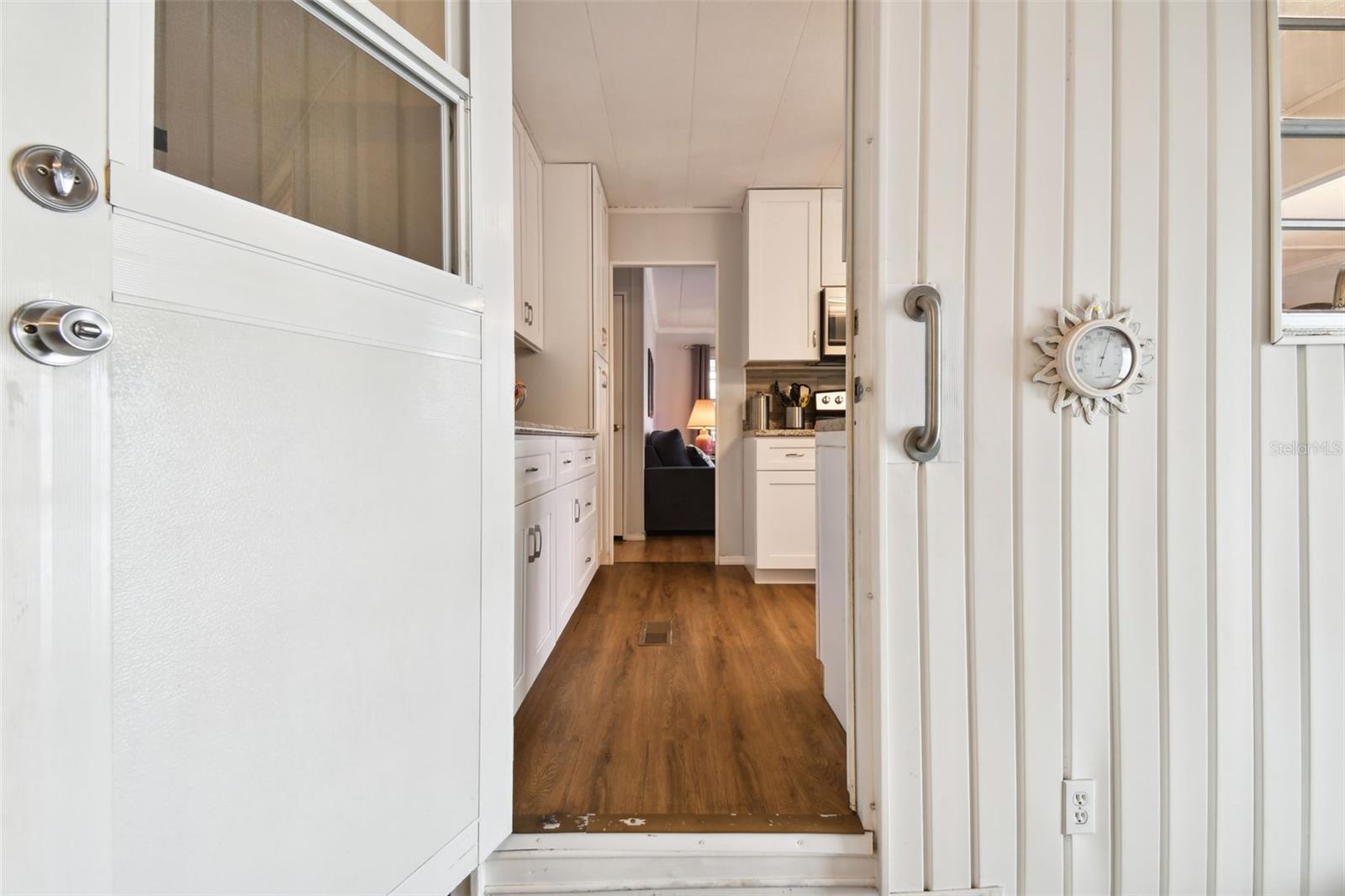 Image 15 of 84 For 12651 Seminole Boulevard 1i