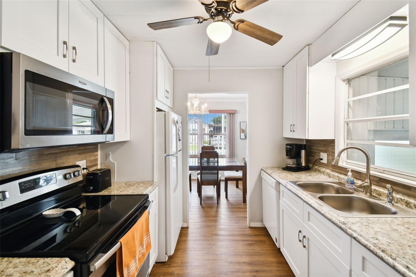 Image 18 of 84 For 12651 Seminole Boulevard 1i