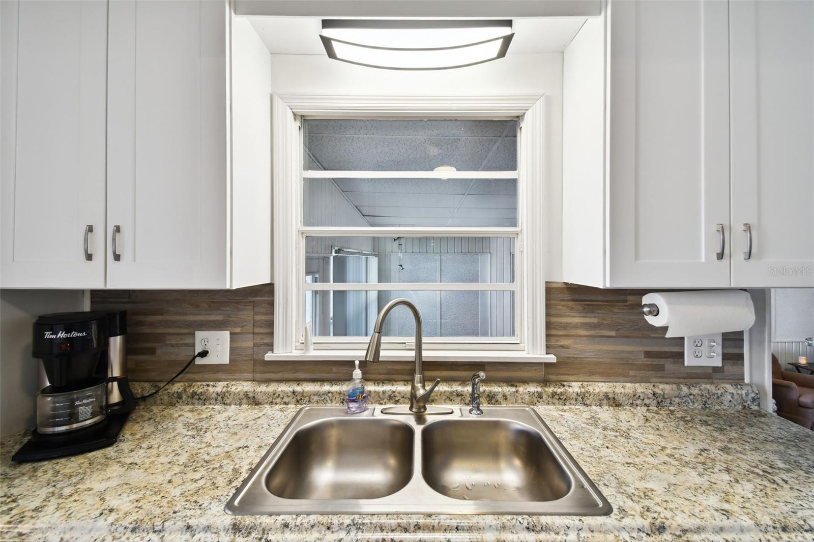 Image 19 of 84 For 12651 Seminole Boulevard 1i