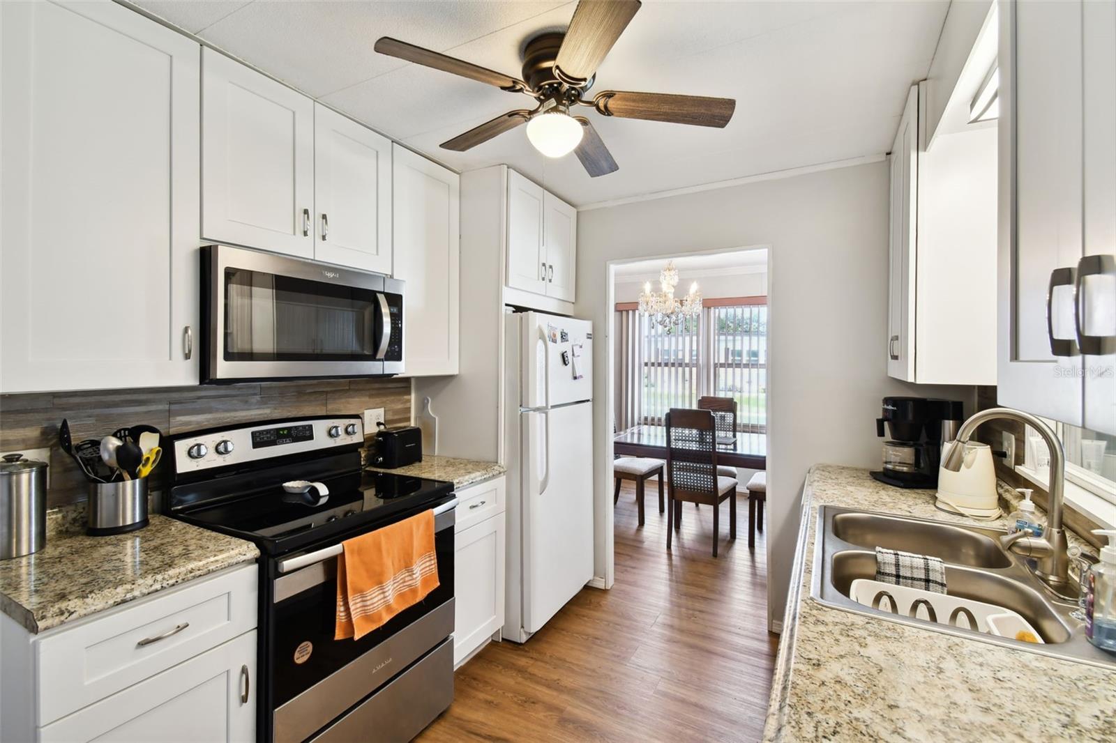 Image 20 of 84 For 12651 Seminole Boulevard 1i