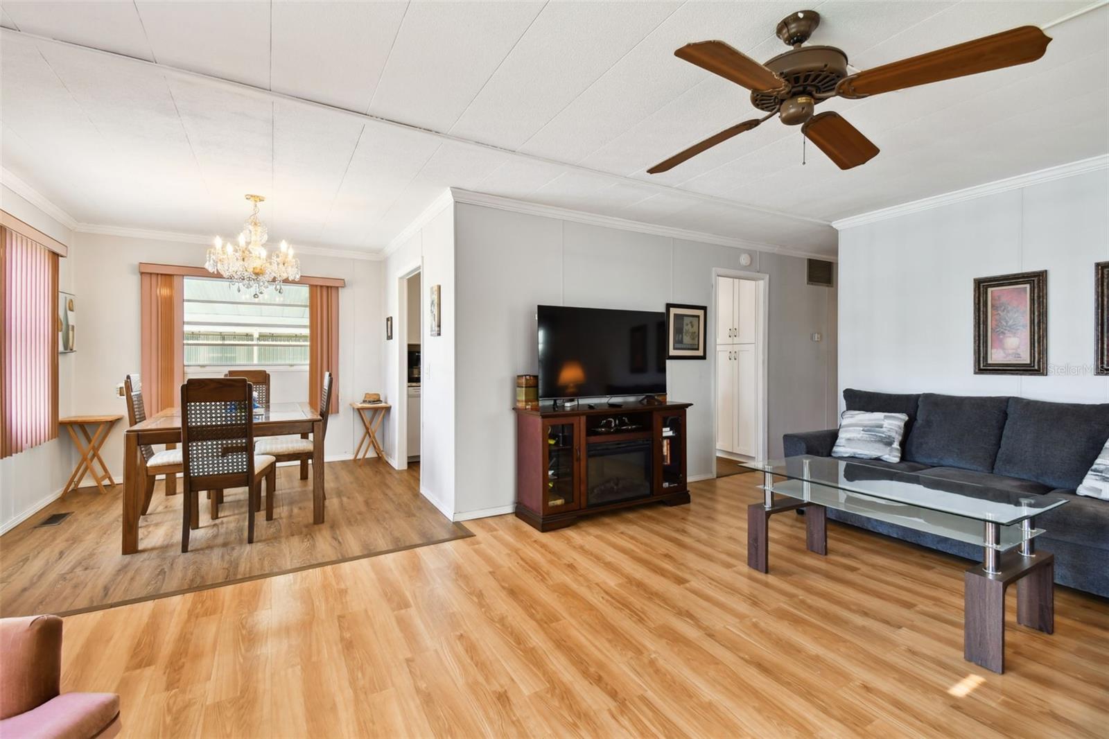 Image 32 of 84 For 12651 Seminole Boulevard 1i
