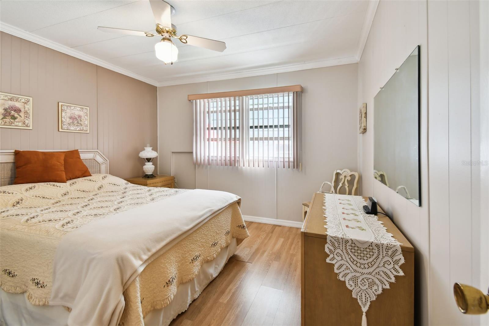 Image 33 of 84 For 12651 Seminole Boulevard 1i