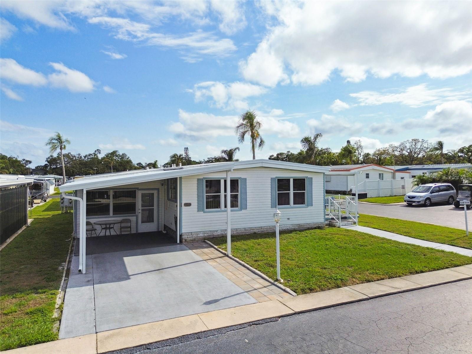 Image 4 of 84 For 12651 Seminole Boulevard 1i