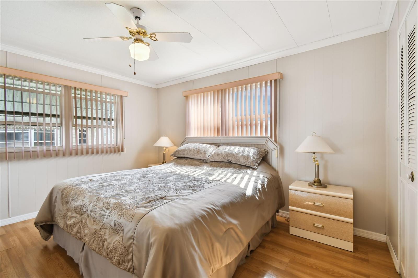 Image 40 of 84 For 12651 Seminole Boulevard 1i