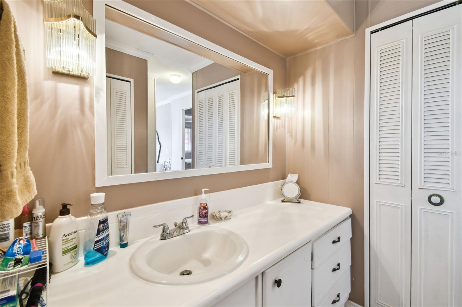 Image 42 of 84 For 12651 Seminole Boulevard 1i