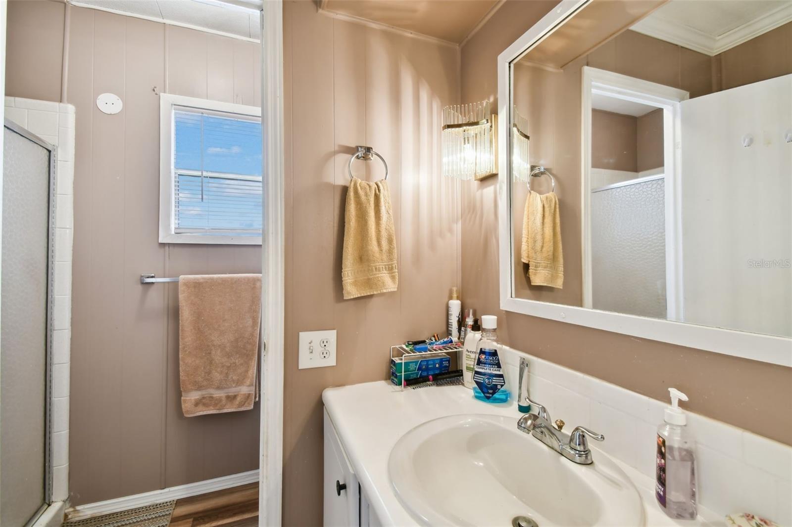 Image 44 of 84 For 12651 Seminole Boulevard 1i