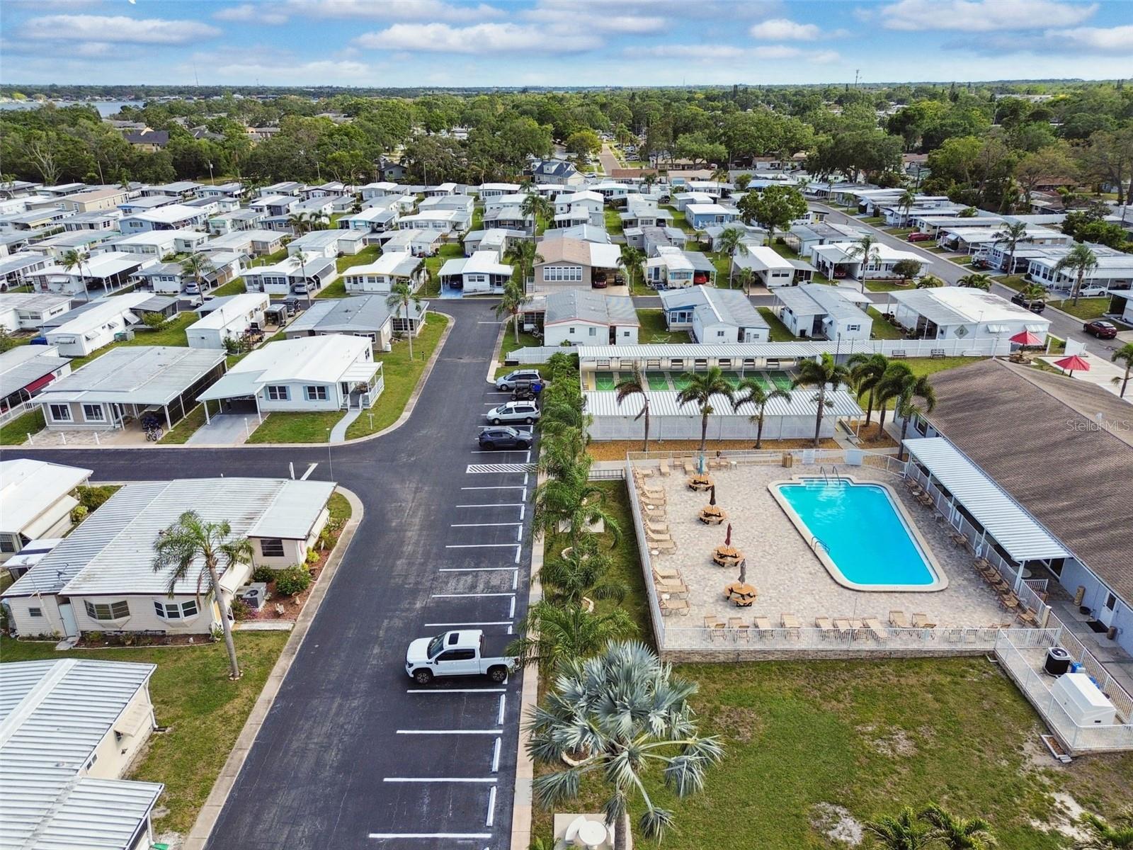 Image 64 of 84 For 12651 Seminole Boulevard 1i