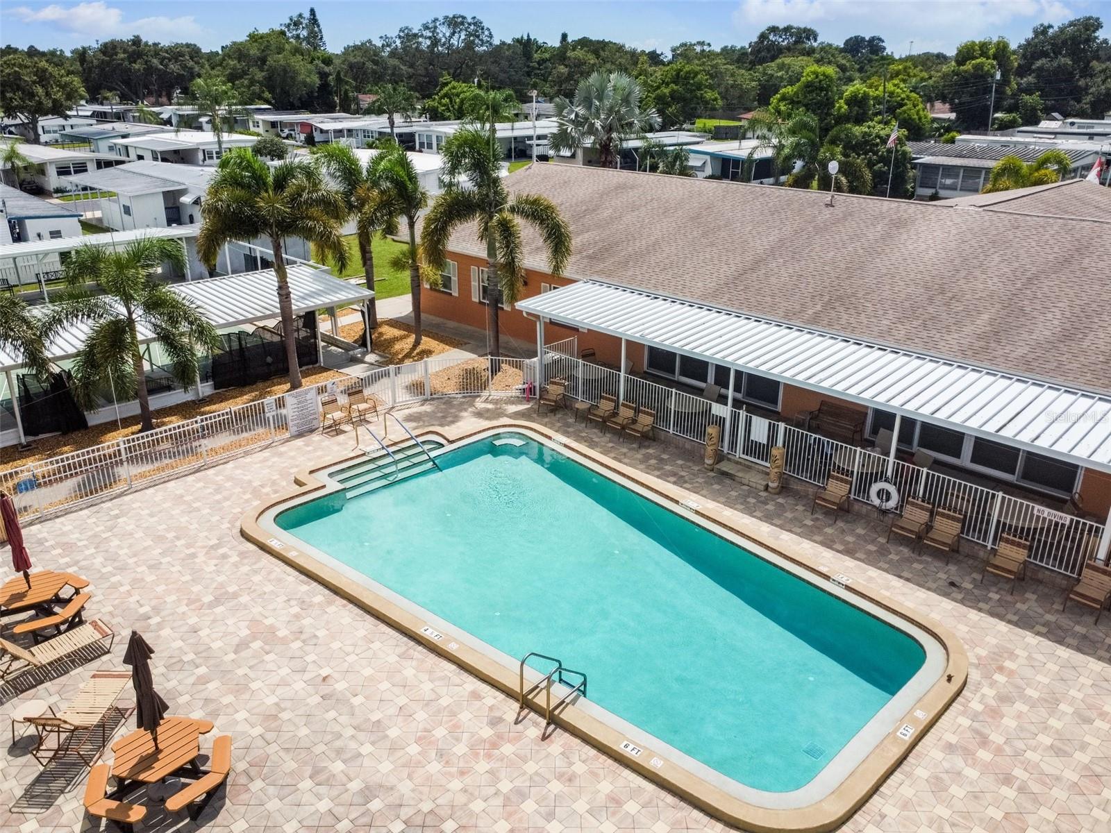 Image 75 of 84 For 12651 Seminole Boulevard 1i